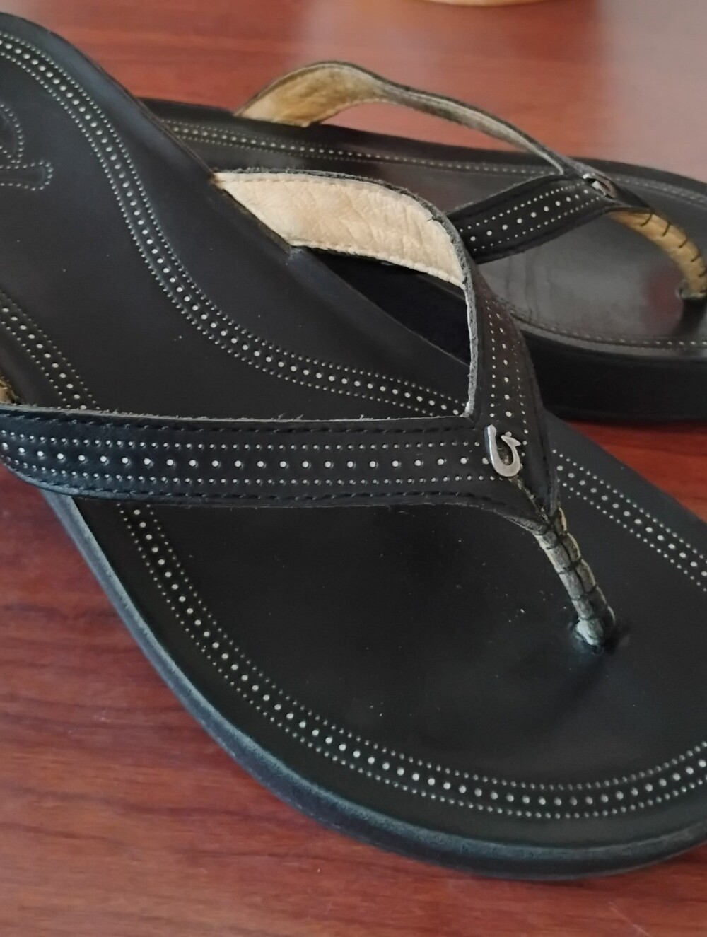 Ladies Olukai Hawaiian leather Flip Flops 8